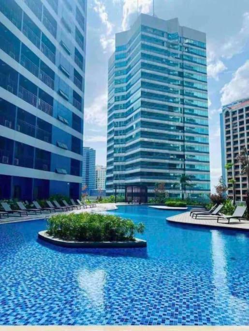 Apartment In Air Residences, Makati With Wifi, Netflix, Pool, Mall And More Manila Eksteriør billede